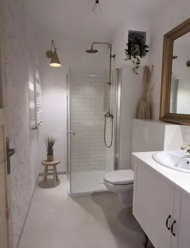 Apartament&spa Lis&las شقة *